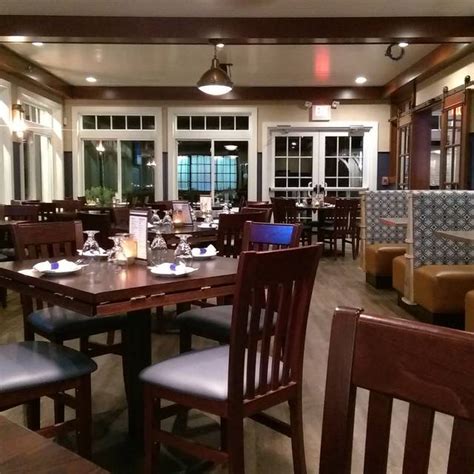 Iggys warwick - More Restaurants. Iggy’s Doughboys And Chowder House - restaurant review and what to eat at 889 Oakland Beach Ave. 401-737-9459. See our top menu picks! 